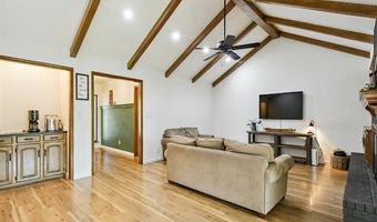 2208 Hickory Dr, Ardmore, OK 73401