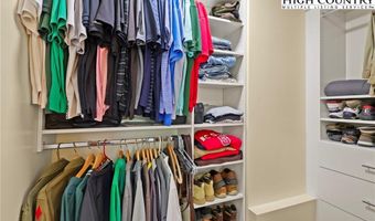 140 Library Ln, Banner Elk, NC 28604