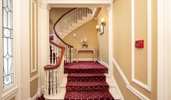 1 Oakwood Ter 7, Newport, RI 02840