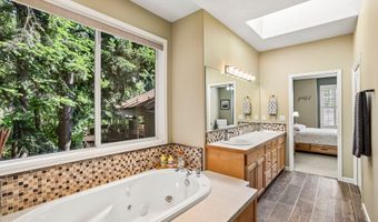 8297 SW HAYDEN Dr, Beaverton, OR 97007