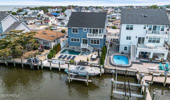 33 Amherst Dr, Bayville, NJ 08721