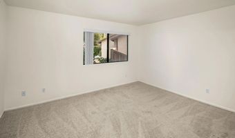 2033 FIESTA Gln, Escondido, CA 92027
