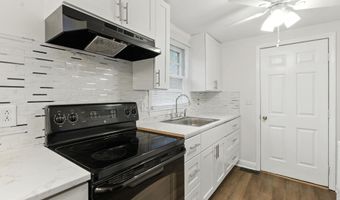 35 James St, Angier, NC 27501