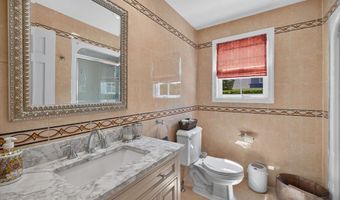 63 Ansel White Dr, Acushnet, MA 02743