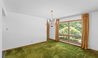 16 Meadowbrook Country Club Est, Ballwin, MO 63011