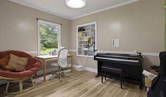 99 Reservoir Rd, Norris, TN 37828