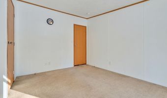 39 Leisure Dr, Alfred, ME 04002