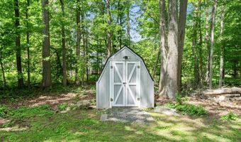 33 Ridgedale Rd, Bethel, CT 06801