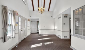 3 HIDDEN Ln, Abington, PA 19001