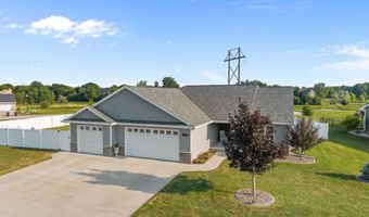 2818 W HIDDEN PINE Dr, Appleton, WI 54913