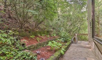 471 Rivard Rd, Glenville, NC 28736