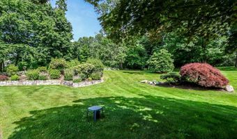 21 White Pine Dr, Brookfield, CT 06804