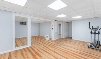 84 Hickory Dr, East Greenwich, RI 02818