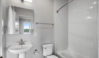 6940 ROCKLEDGE Dr, Bethesda, MD 20817