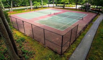 296 Brown Bear Xing 296, Acton, MA 01718