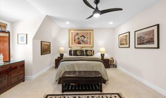 866 Blackberry Ln, Ashland, OR 97520