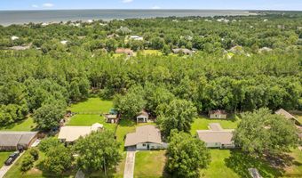 20 Chantilly Ter, Bay St. Louis, MS 39520