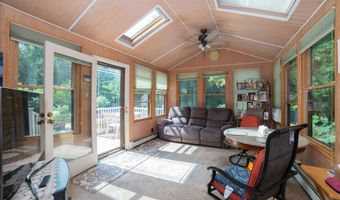 34 Michele Dr, Middletown, NJ 07748
