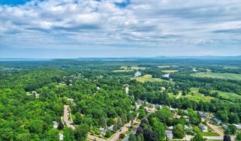 24 Bennington Ct, Burlington, VT 05408