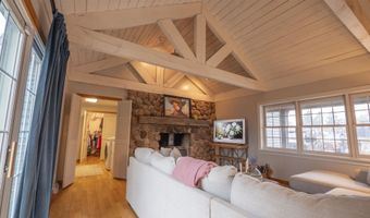 8716 FOUNTAIN GROVE Rd, Amherst, WI 54406
