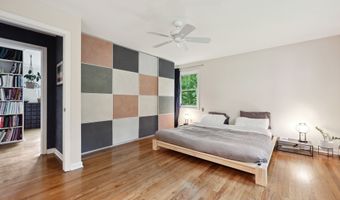 10 Pleasant Point Rd, Branford, CT 06405