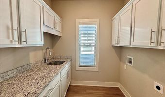 900 NE Heights Ln, Bentonville, AR 72712