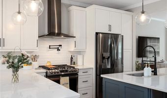 105 Hunting Hill Dr, Cumberland, RI 02864