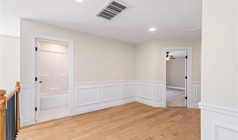8 Lyn Ct, Cumberland, RI 02864