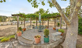 500 Pompadour Dr, Ashland, OR 97520