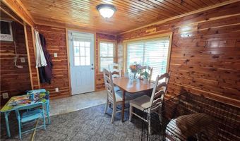 131 W 5th St, Adrian, MO 64720