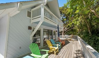 31 Horsemint Trl, Bald Head Island, NC 28461