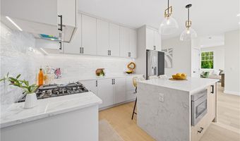 27 Soar Way, Newport, RI 02840