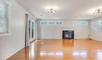 5924 CAUBA Ct, Alexandria, VA 22310