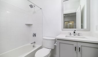 15 E Cross Trl 15, Danbury, CT 06810