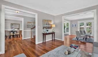 4714 8TH St S, Arlington, VA 22204
