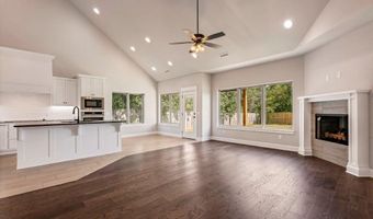 2 Hebrides Cir, Bella Vista, AR 72715