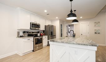 2072 Creekwood Cir, Bauxite, AR 72011