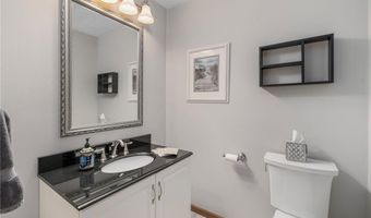 15 Secluded Dr, Narragansett, RI 02882