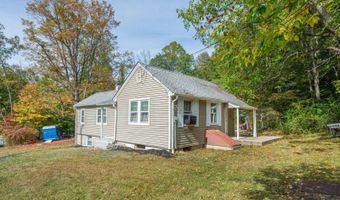 25 Lake Pochung Rd, Alloway, NJ 07461