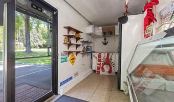 208 New Rd, Arundel, ME 04046