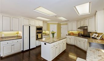 707 S Live Oak Park Rd, Fallbrook, CA 92028