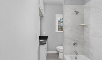 427 Spring St 2, Newport, RI 02840