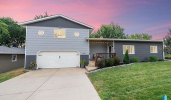 205 S 1st Ave, Brandon, SD 57005