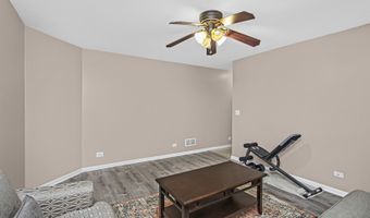 2129 W Concord Ln, Addison, IL 60101