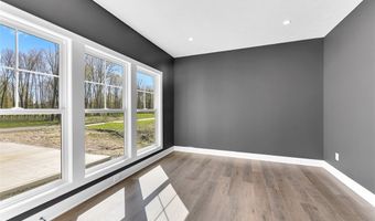 805 Club Dr W, Aurora, OH 44202