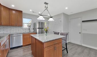 305 Valleyview Ct, Andover, KS 67002