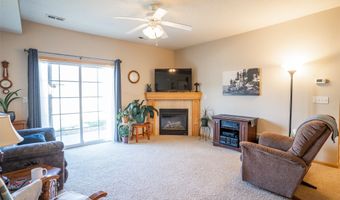 1735 34th Ave SW 1, Altoona, IA 50009