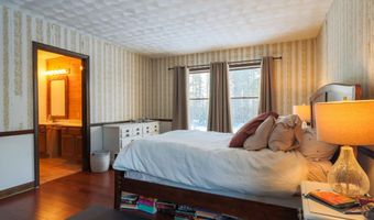 137 China Rd, Albion, ME 04910