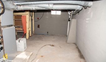 219 A Ave W, Albia, IA 52531