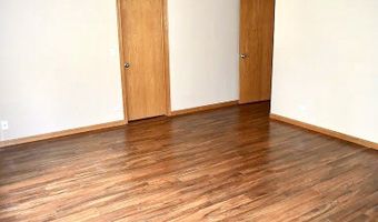 12 Millbrook Ct, Algonquin, IL 60102